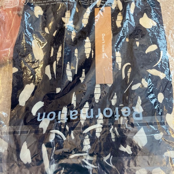 NWT reformation Lupe Top - Picture 12 of 14